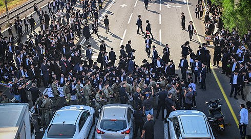 הפגנות החרדים על מעצר עריקים, 11.06.26
