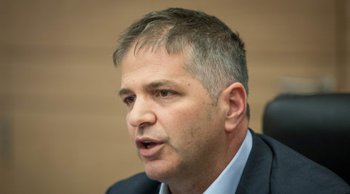 בעקבות תחקיר כאן חדשות: דרישה לחקירה פלילית נגד השר קיש