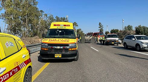 חשד לרצח: אדם אותר ללא רוח חיים בשריפת מבנה ליד פ"ת