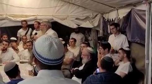 "לא להתבייש להגיד: הומואים הביתה": הרב והמתקפה על קהילת הלהט"ב