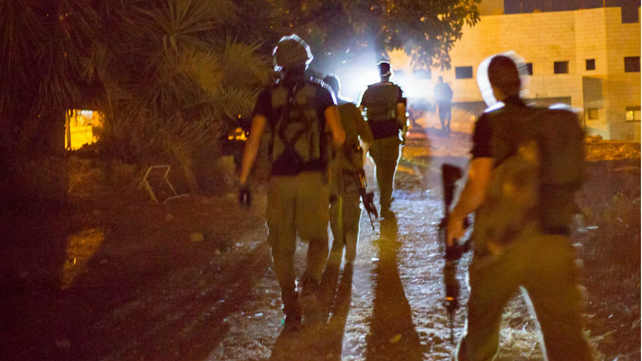 כחות ביטחון באדם, הערב