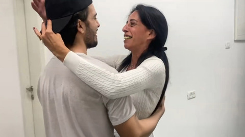 שנתיים של מאבק הגיעו לסיום: עינב צנגאוקר חיבקה שוב את בנה מתן