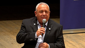 ממתינים לאיזנקוט: בנט מחכה לתשובה על הצטרפות למפלגה - ולפיד מוכן לוותר