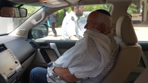 הגיבור האלמוני של מוצב המזח: ספר התורה של יצחק חזר לבית הכנסת שקרוי על שמו
