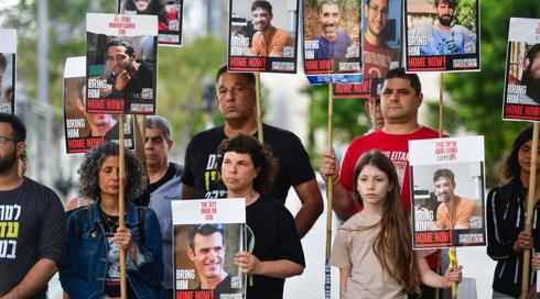 "בכיר בצוות המו"מ אמר לנו שמנסים להחזיר רק חלק מהחטופים"