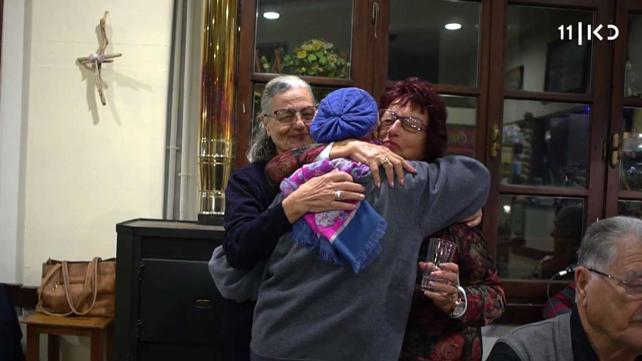 "צריך להיות בן אדם": המפגש המרגש של האחיות שניצלו מהגרמנים  