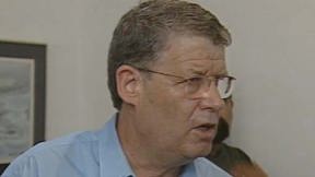 ח"כ אורי אור בסיור בחצור הגלילית. 9.8.1998