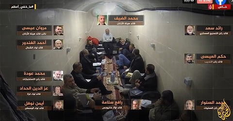 צילום מסך של תיעוד ששודר לראשונה בתוכנית של מוחמד דף בפגישה עם הצמרת של הזרוע הצבאית של חמאס באחת ממנהרות הארגון