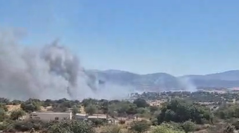 שריפה ליד קיבוץ חוקוק סמוך לכנרת, קו הבתים הראשון פונה