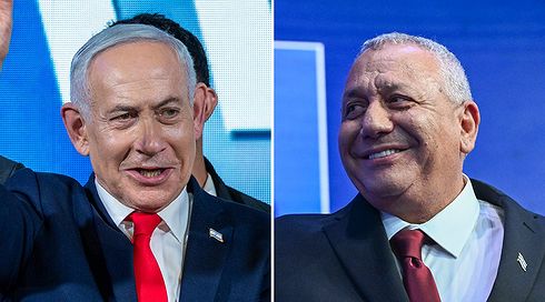 גדי איזנקוט ובנימין נתניהו בליל הבחירות לכנסת ה-26, 28.10.26