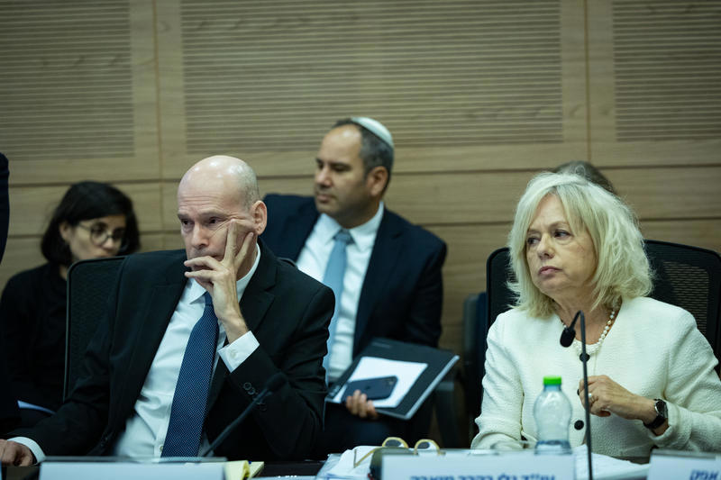 היועצת המשפטית לממשלה גלי בהרב מיארה ופרקליט המדינה עמית איסמן