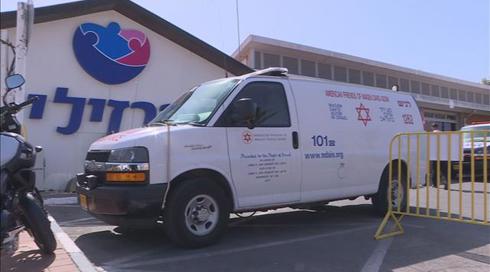 טרגדיה במושב בשפלה: ילד בן 4 נהרג מנפילת ארון