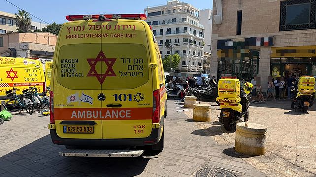 זירת הדקירה של עובדת בנק מזרחי טפחות בתל אביב, 26.8.2026