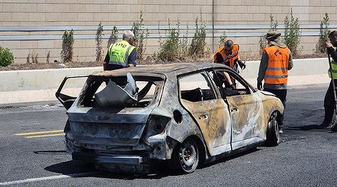 חשד לחיסול: אישה נהרגה בפיצוץ רכב בכביש 20 סמוך לחולון