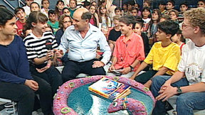 מיכאל איתן מדבר עם בני נוער, 1994