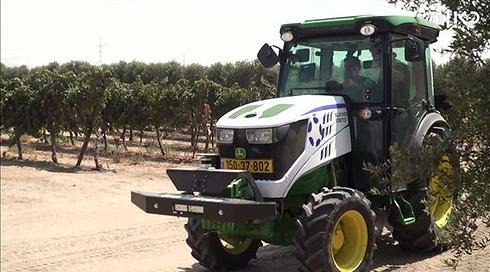 "ראיתי טרקטור נוסע לבד בחווה": השלב הבא של כלי הרכב האוטונומיים