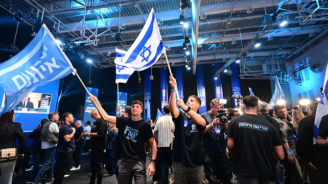 תומכי מפלגת ישר! אחרי צפייה במדגמים במטה המפלגה
