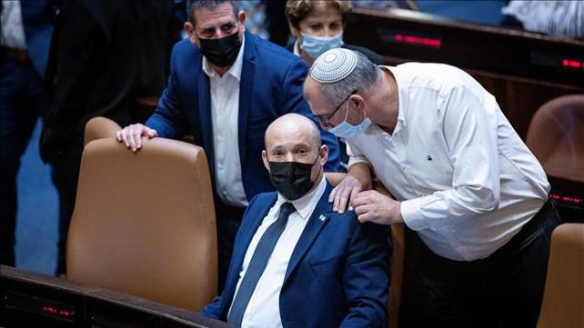 ניר אורבך במליאה עם רה"מ בנט