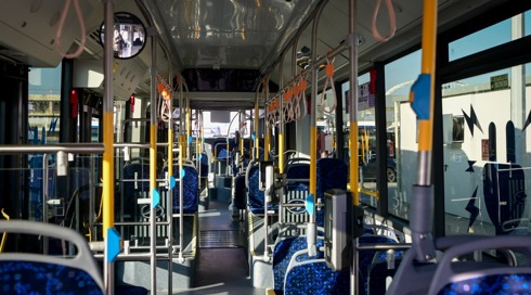 עליית מחירי התחבורה הציבורית תידחה ל-2026