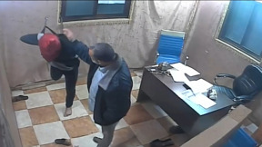 תלויים בשרשראות מהתקרה, מושפלים ומוכים: כך התעלל חמאס בעזתים שנחשדו כמתנגדים