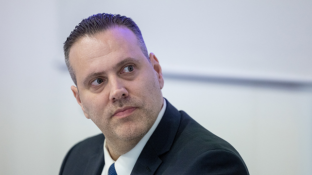 השר מיקי זוהר