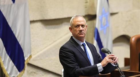 גנץ בנאומו הראשון בכנסת: מגיע לישראל יותר מראש ממשלה בחצי משרה