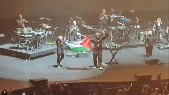 חברי להקת "מאסיב אטאק" בהופעה בסינגפור, השבוע