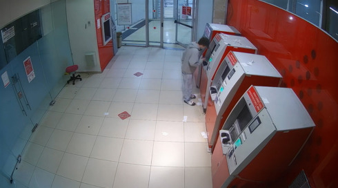 עוקץ הכספומטים הרוסי: גנב מאות אלפים מקשישים - והעביר לעבריינים בחו"ל