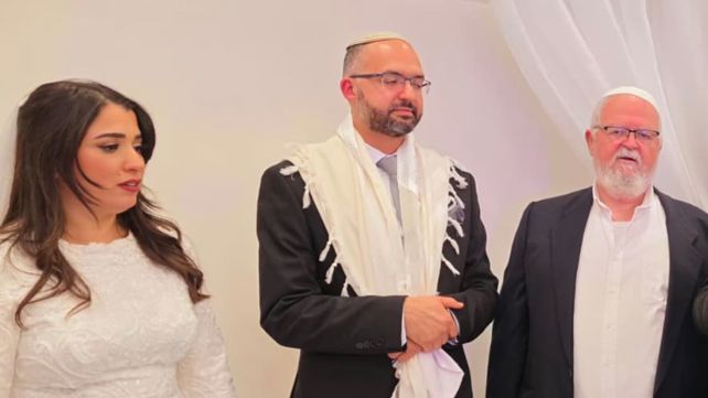 חננאל גז ובת זוגו מעיין, הערב