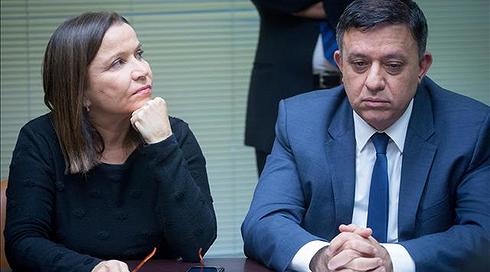 יחימוביץ' נגד גבאי: "הניסיון להתנער מחרפת המו"מ עם ביבי – עלוב"