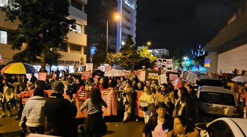 מנסות לחסום את איילון: הפגנת נשים גדולה בת"א בדרישה לשחרור החטופים