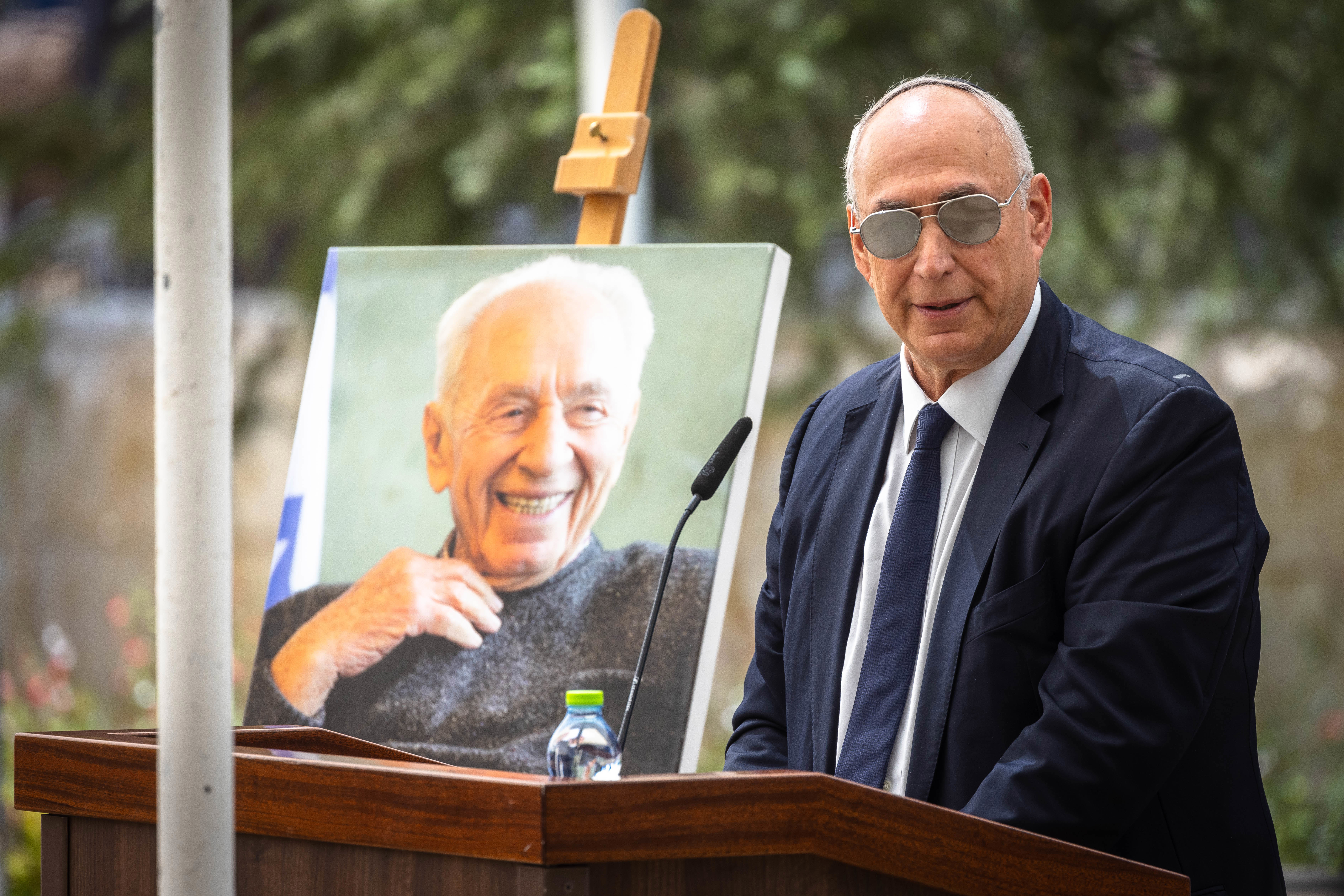 חמי שמעון פרס F220915OF20
