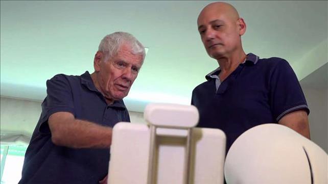 רובוטים – אמיר גרא