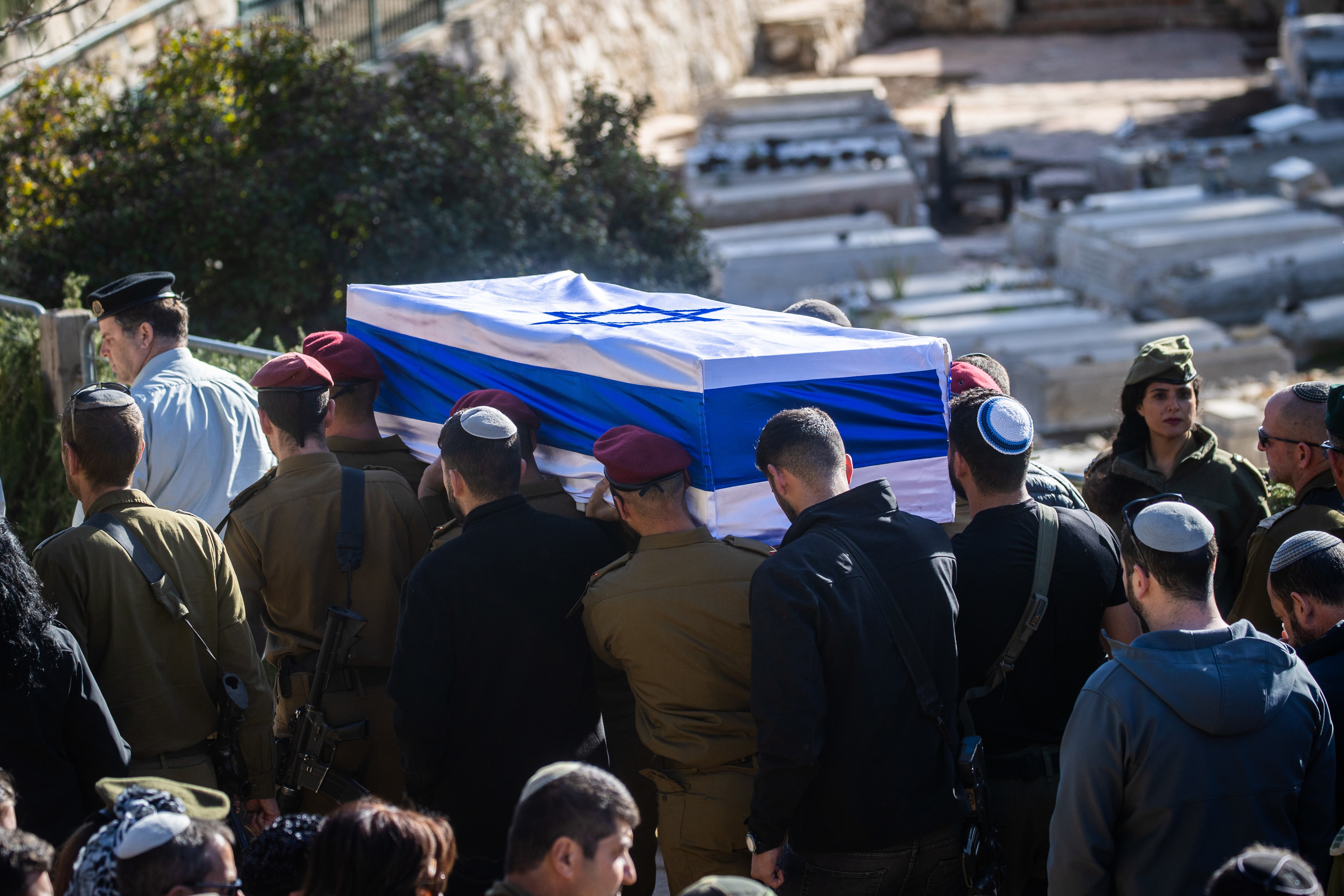 הלווית סמ"ר אלקנה נוילנדר, שנפל בקרב בעזה