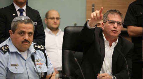 אלשיך בכנסת: "מישהו מנסה להציג שהמשטרה מדליפה כדי להיראות טוב בציבור"