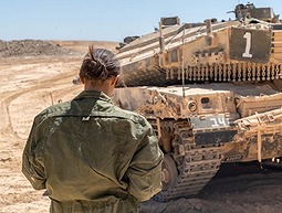 טנקיסטית, לוחמת