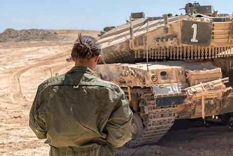 טנקיסטית, לוחמת