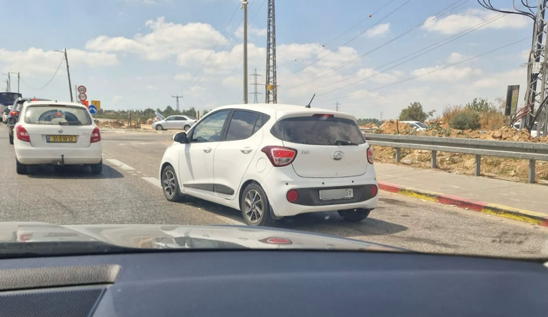 המכונית הפלסטינית שאליה נכנסה חיילת חמושה באזור גוש עציון