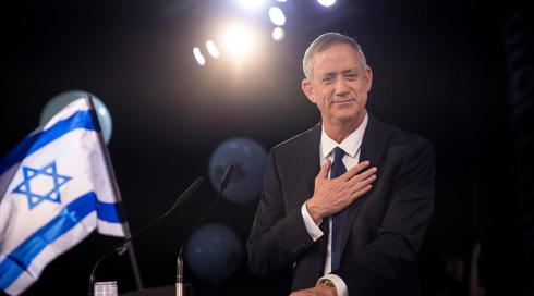 למרות המגעים לאיחוד: ביש עתיד תוקפים את גנץ