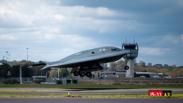 מפציץ B-2 אמריקני