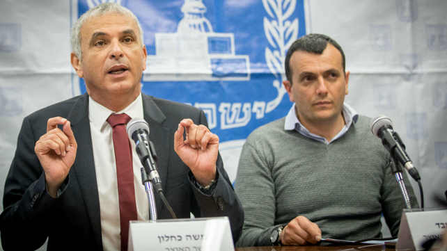 שר האוצר, משה כחלון, לצד מנכ"ל משרד האוצר שי באב"ד