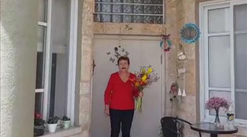 שומרים מרחק: הדרכים המקוריות להישאר בקשר עם סבא וסבתא