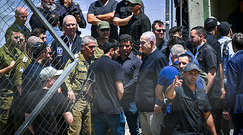 קריאות "רוצח, לא רוצים אותך פה" לעבר נתניהו במג'דל שמס