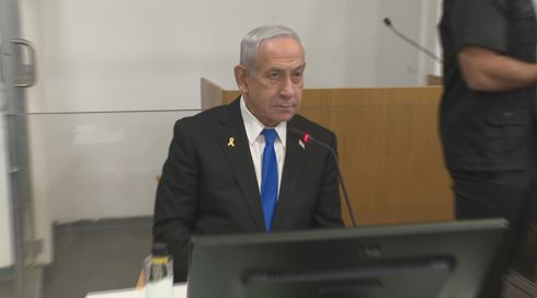 כבר לא הרמות להנחתה ומונולוגים: מהבוקר נתניהו נדרש לספק תשובות
