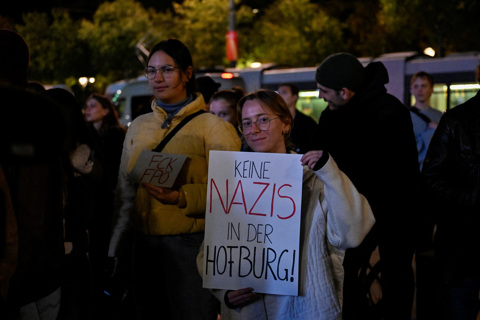 מפגינים נגד מפלגת החירות באוסטריה