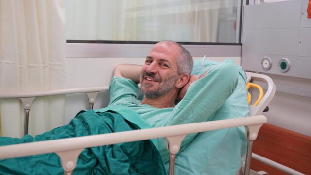 העיתונאי ארנון סגל