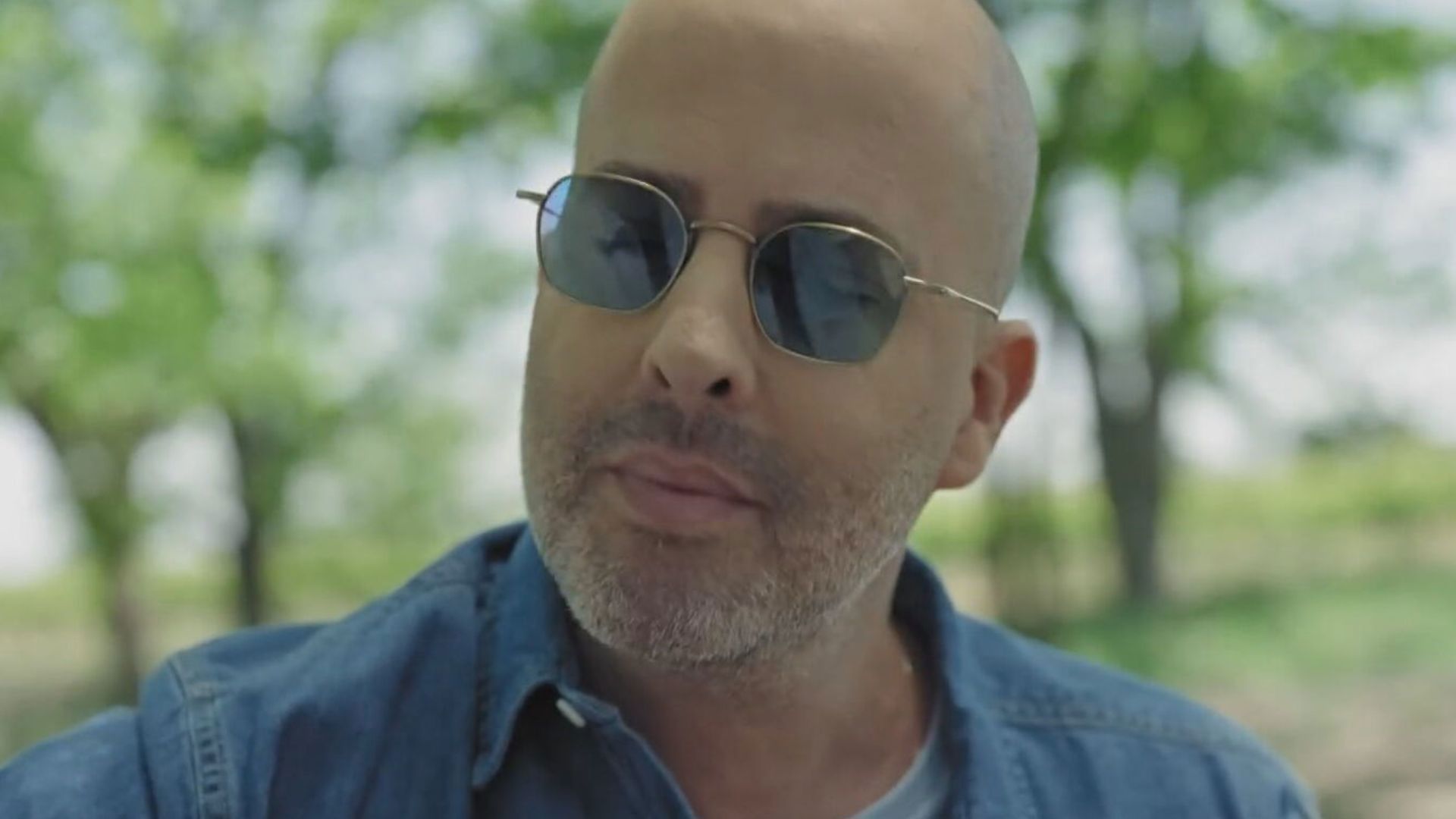 עילי בוטנר, מתוך הקליפ "זוכר הכל"