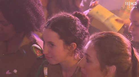 על רקע מחלוקת הגיוס - קולולם חיילות דתיות