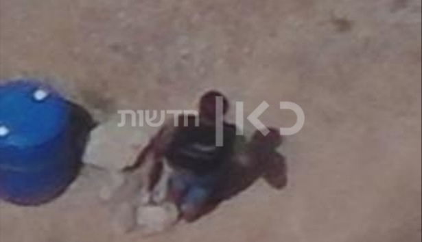 פעיל חיזבאללה בעמדה בשטח ישראל