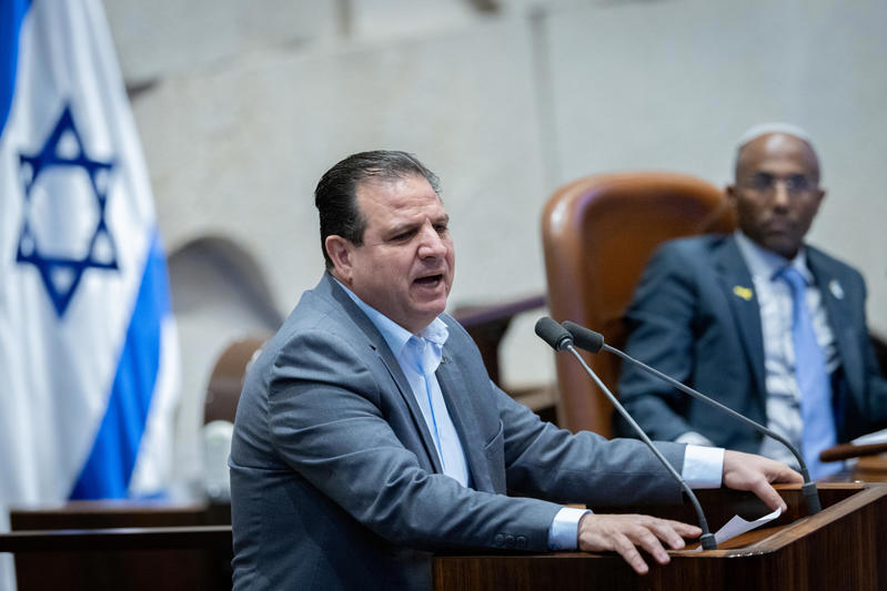 איימן עודה